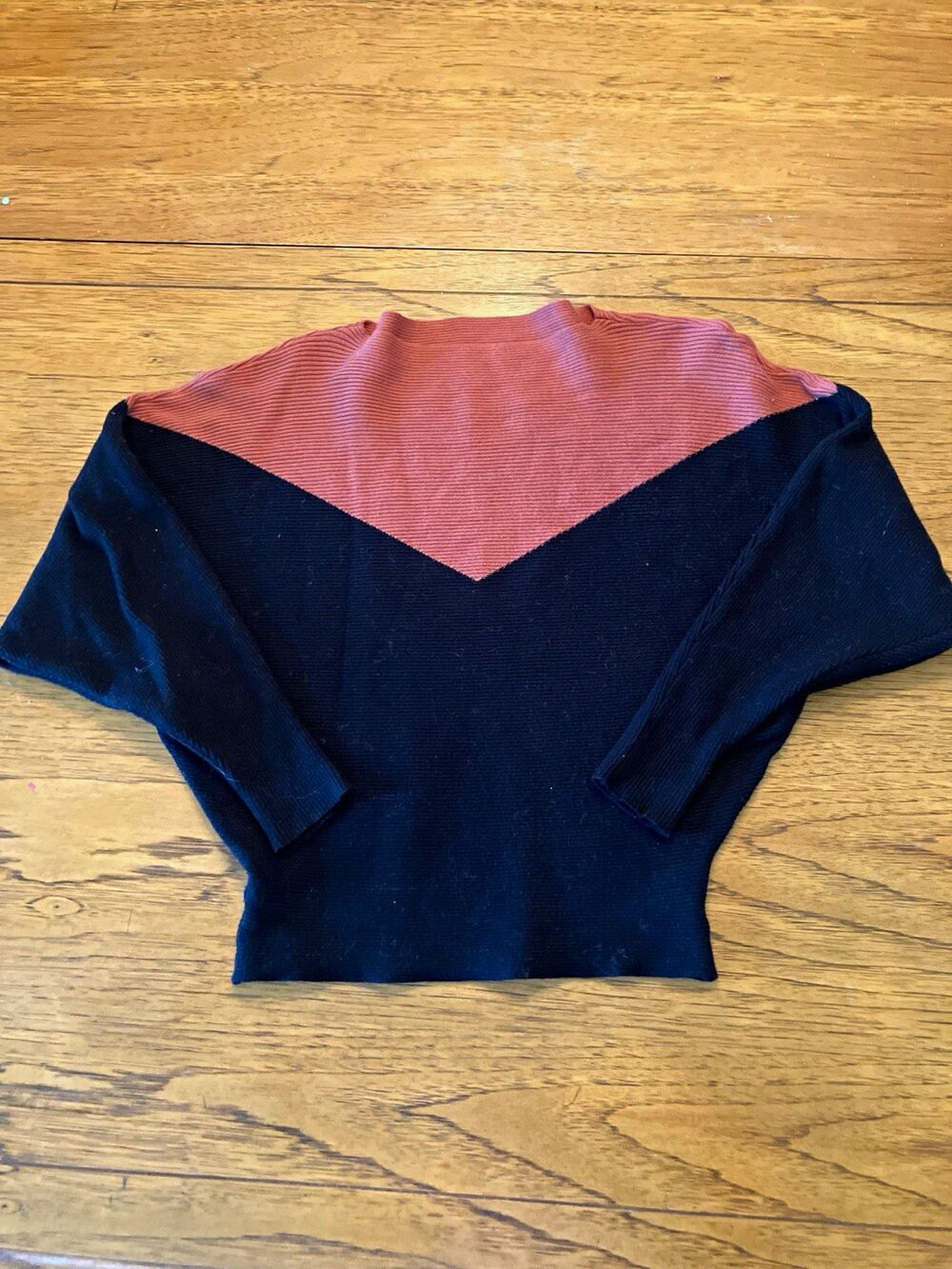 Ckikiou Women's Black/Burgundy Colorblock Knit Crew Neck Pullover Sweater M